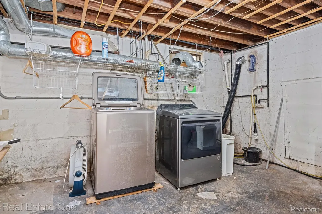 9585 N Eston Road Independence Charter Township MI 48348