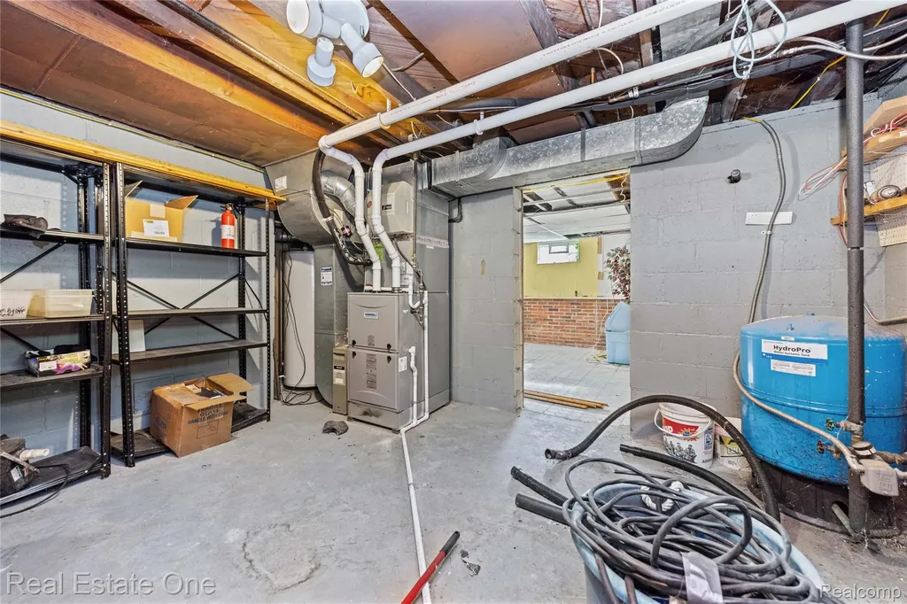 9585 N Eston Road Independence Charter Township MI 48348