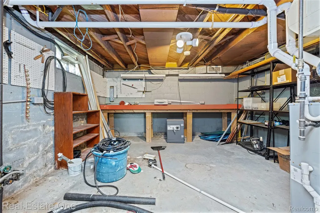 9585 N Eston Road Independence Charter Township MI 48348