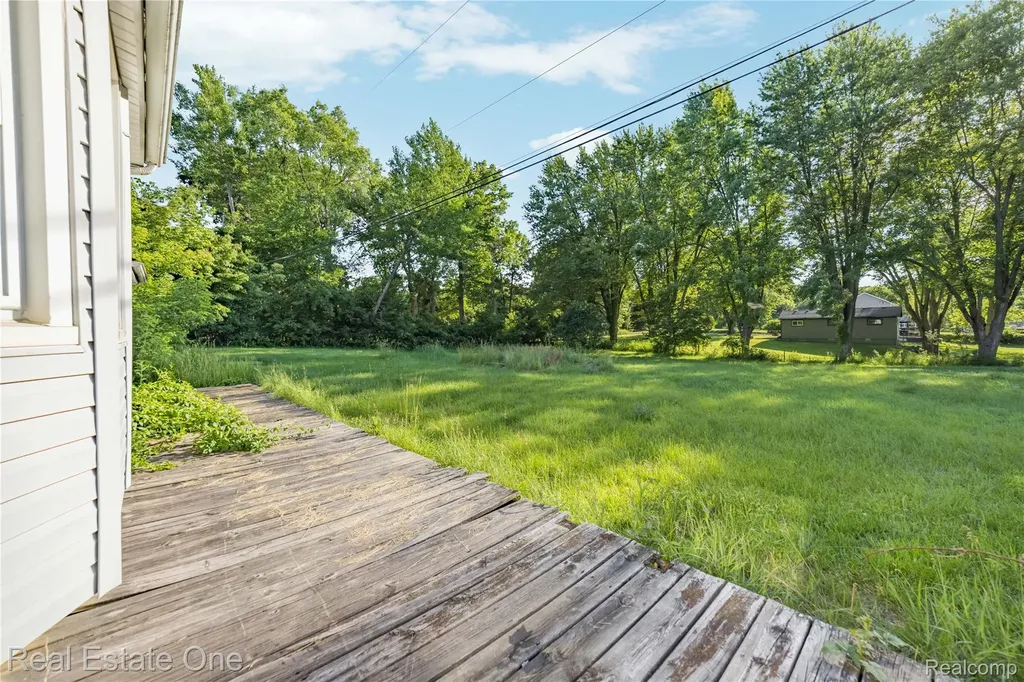 9585 N Eston Road Independence Charter Township MI 48348