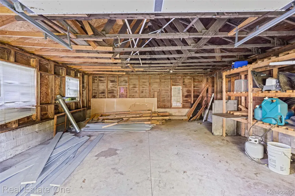 9585 N Eston Road Independence Charter Township MI 48348