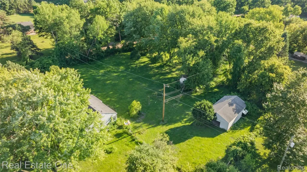 9585 N Eston Road Independence Charter Township MI 48348