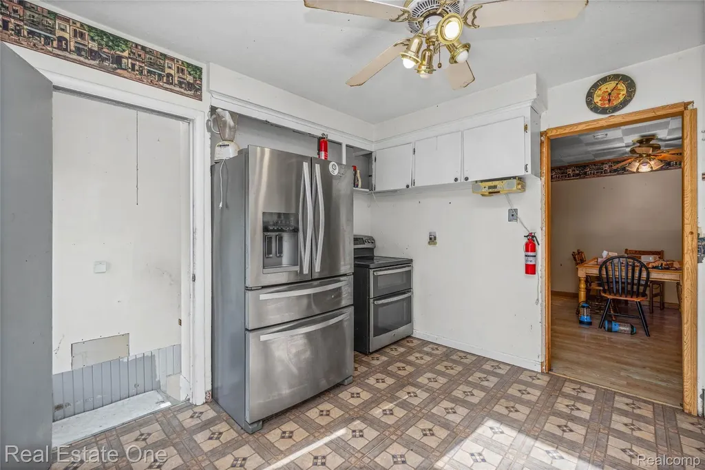 9585 N Eston Road Independence Charter Township MI 48348