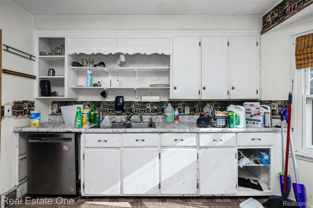9585 N Eston Road Independence Charter Township MI 48348