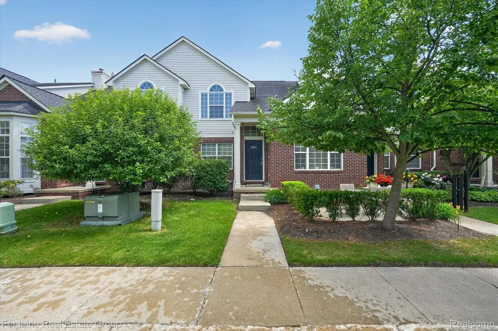14203 Adri Circle Commerce Charter Township MI 48390