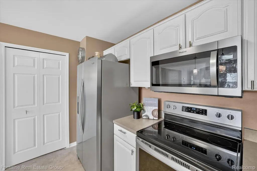 14203 Adri Circle Commerce Charter Township MI 48390