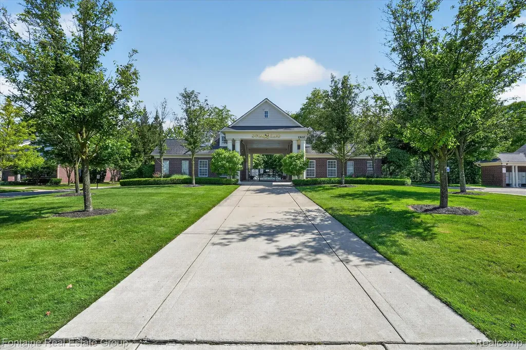 14203 Adri Circle Commerce Charter Township MI 48390