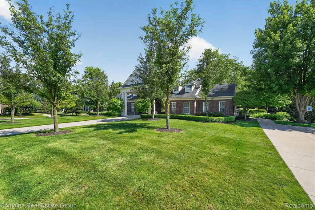 14203 Adri Circle Commerce Charter Township MI 48390