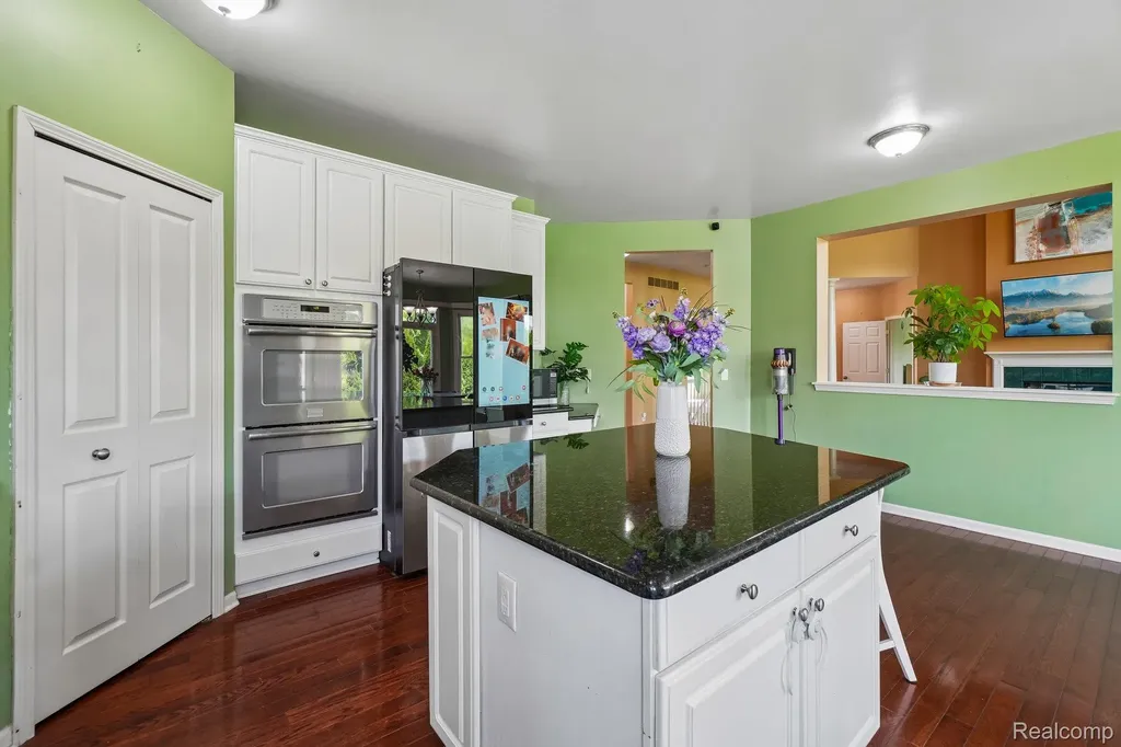 45896 Lathum Drive Novi City MI 48374