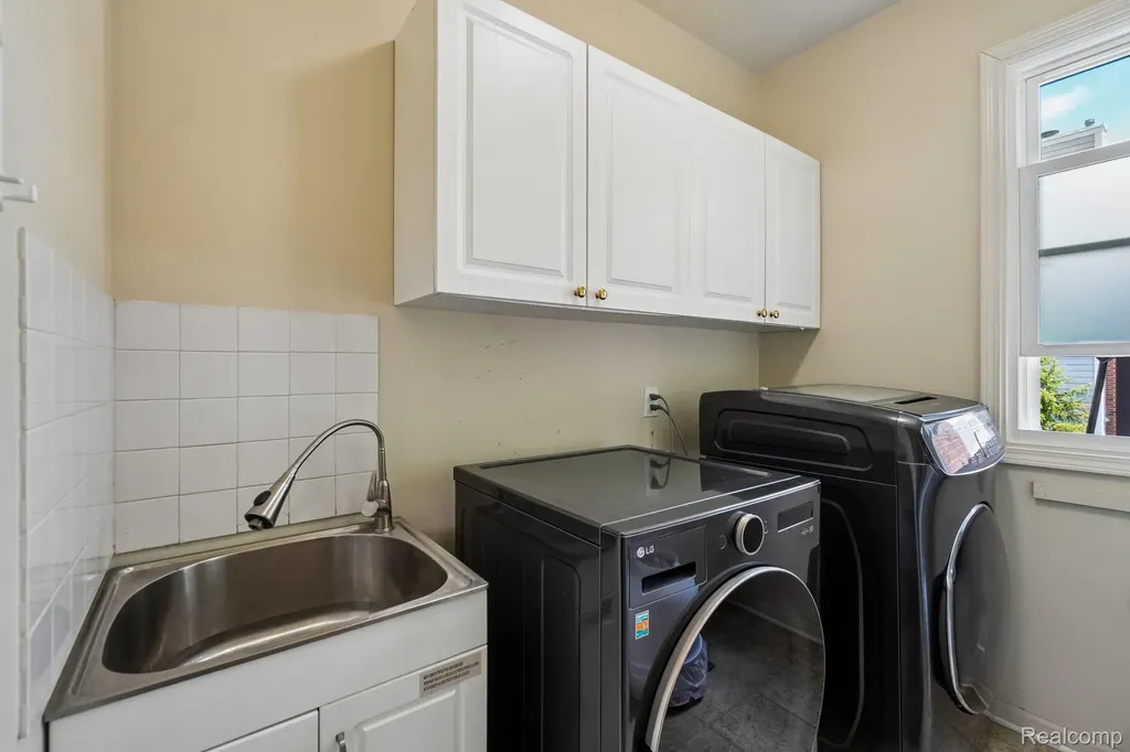 45896 Lathum Drive Novi City MI 48374
