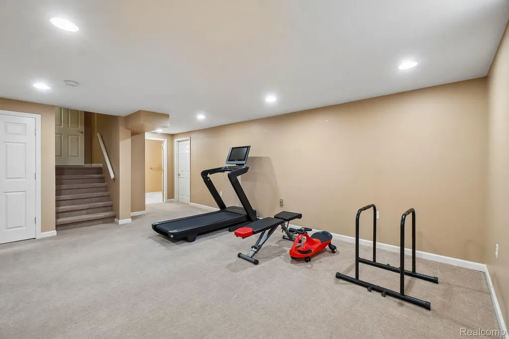 45896 Lathum Drive Novi City MI 48374