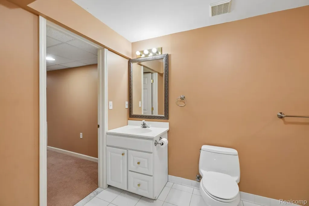 45896 Lathum Drive Novi City MI 48374