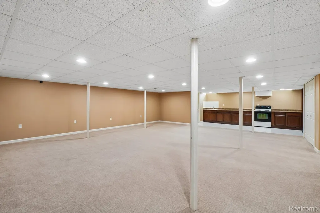 45896 Lathum Drive Novi City MI 48374