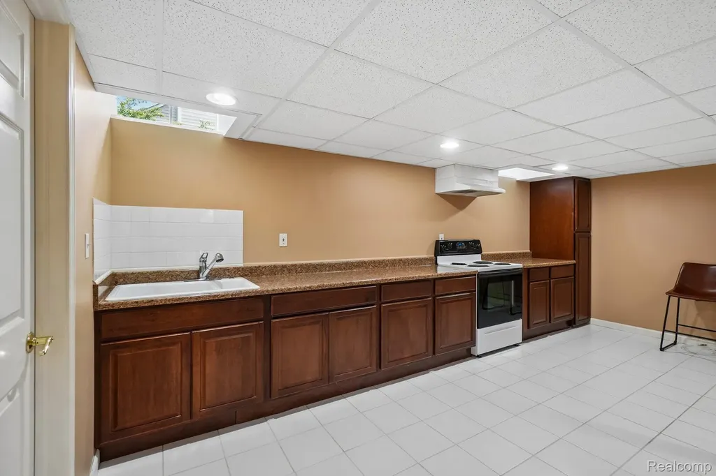 45896 Lathum Drive Novi City MI 48374