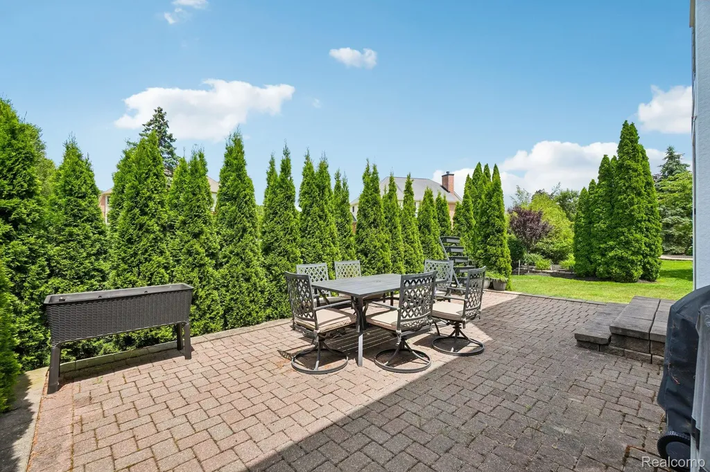45896 Lathum Drive Novi City MI 48374