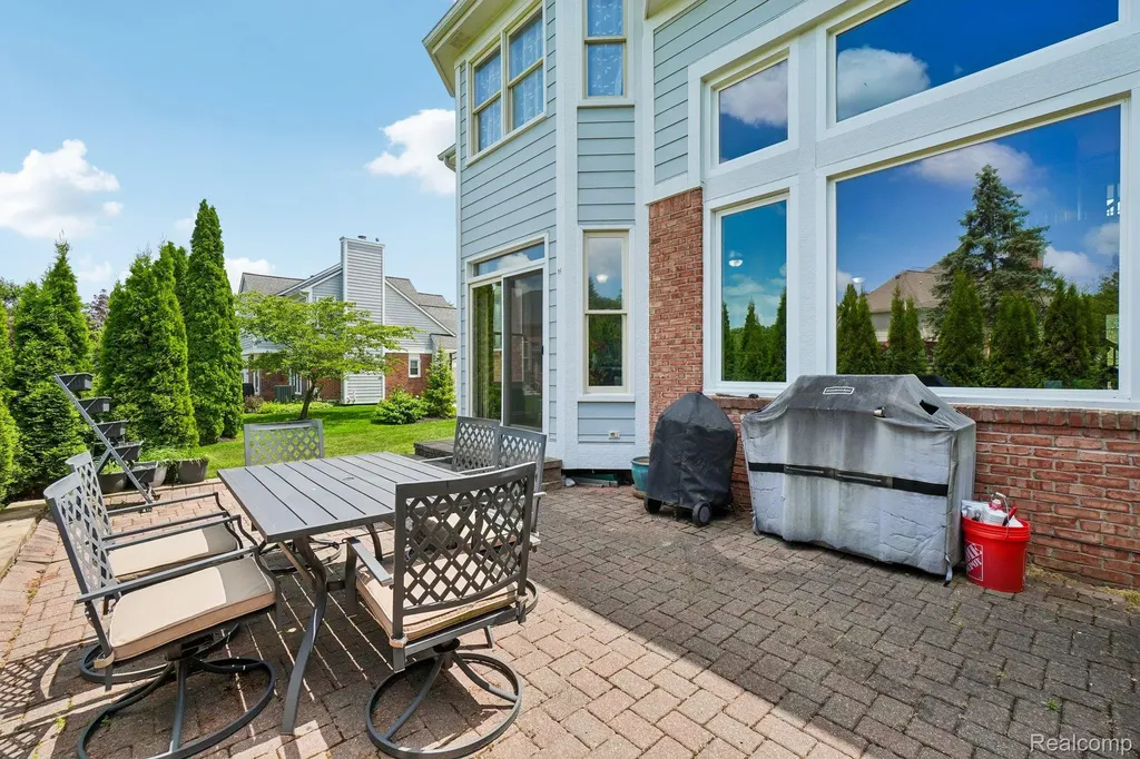 45896 Lathum Drive Novi City MI 48374