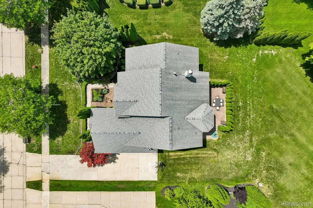 45896 Lathum Drive Novi City MI 48374