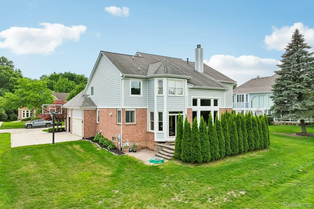 45896 Lathum Drive Novi City MI 48374