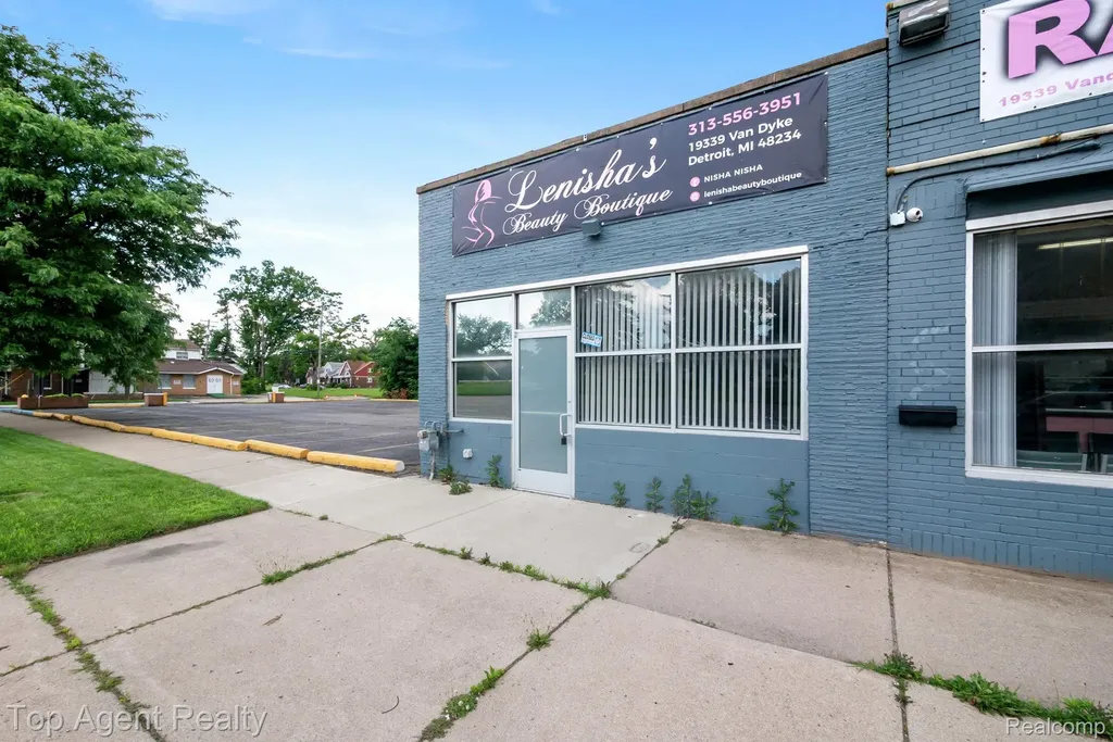 19335 Van Dyke Street Detroit City MI 48234