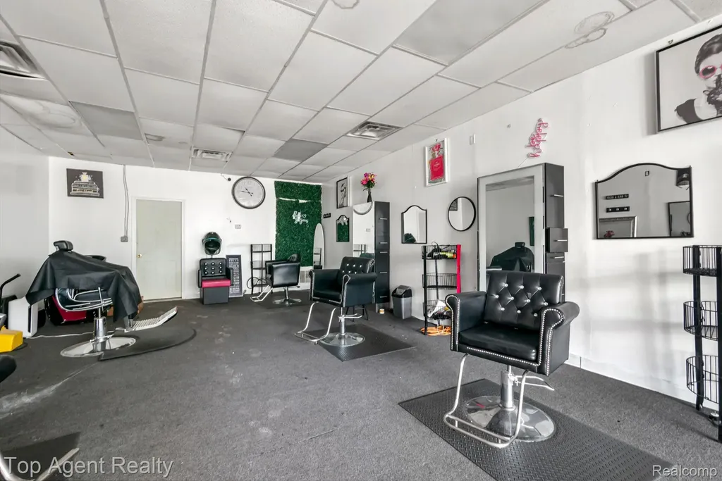 19335 Van Dyke Street Detroit City MI 48234