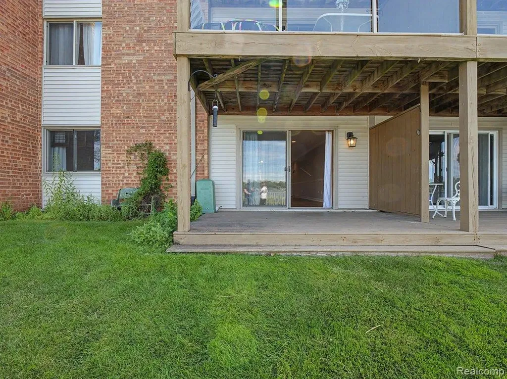 1974 Klingensmith Road Bloomfield Charter Township MI 48302