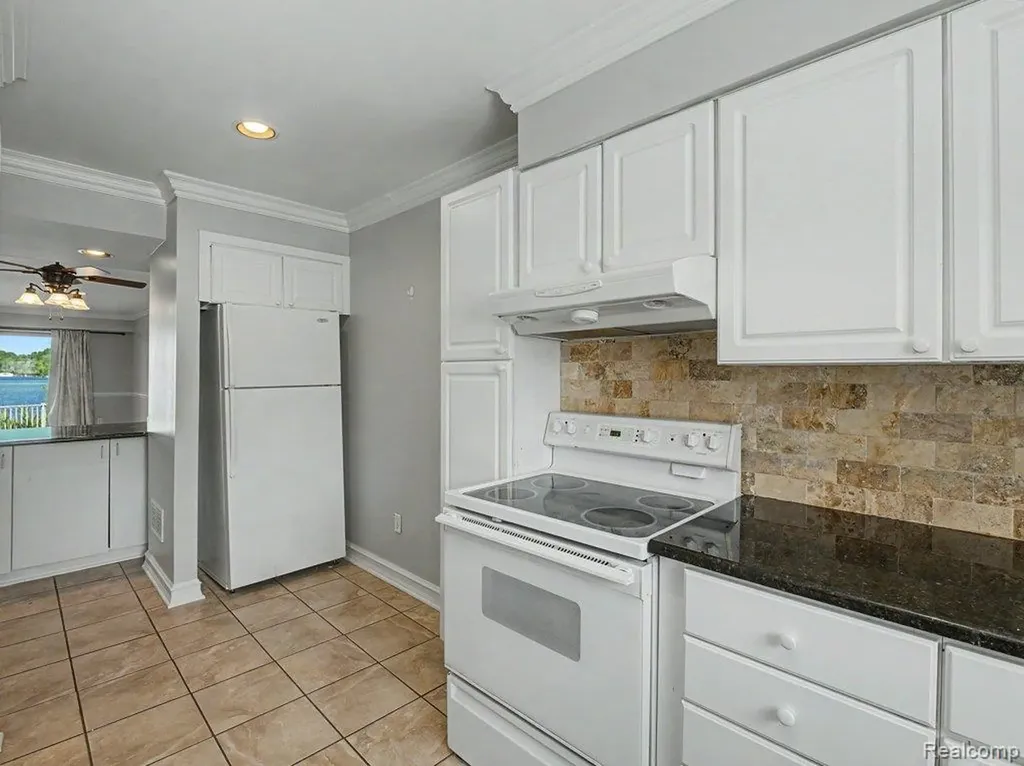 1974 Klingensmith Road Bloomfield Charter Township MI 48302