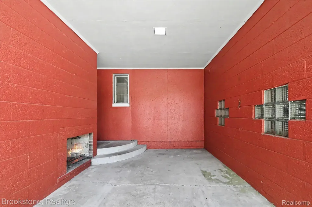 416 E Maple Street Mason City MI 48854