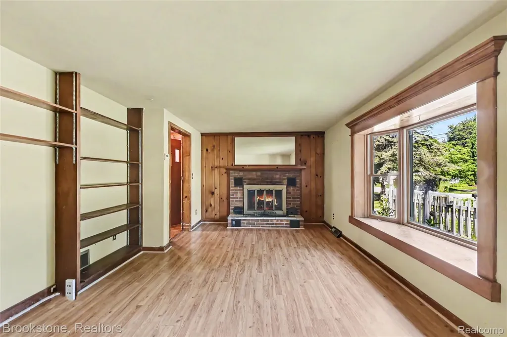 416 E Maple Street Mason City MI 48854