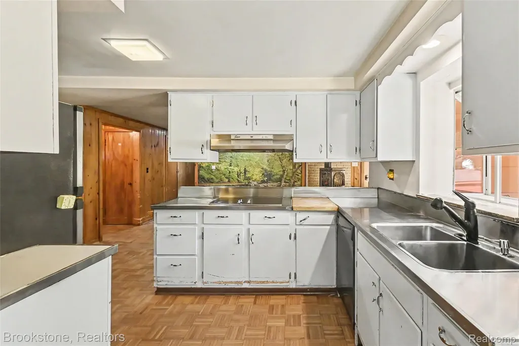 416 E Maple Street Mason City MI 48854