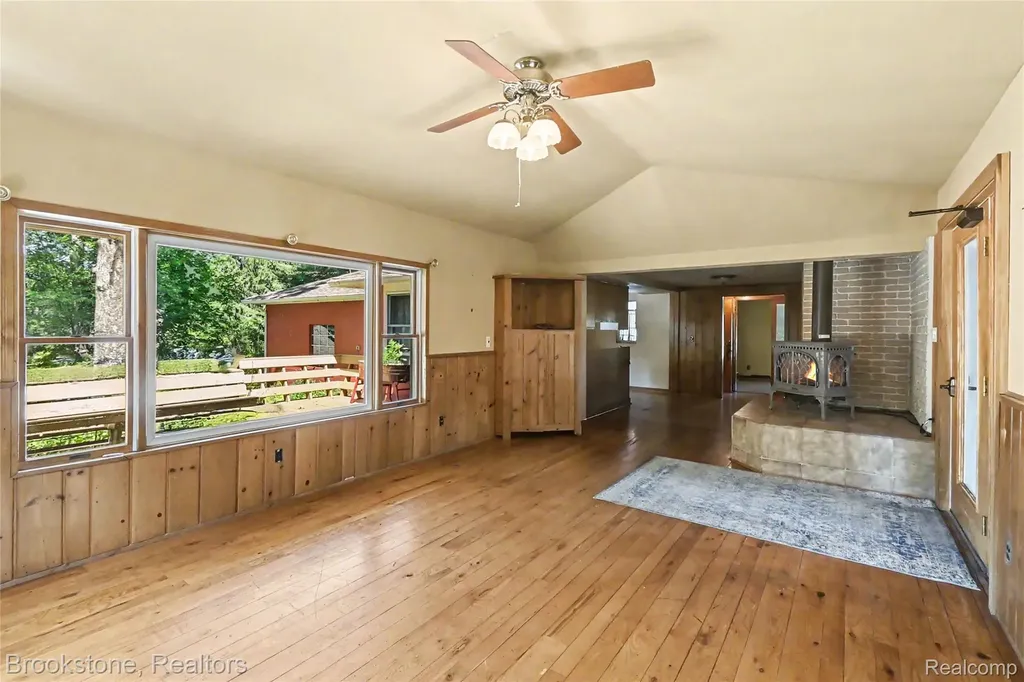 416 E Maple Street Mason City MI 48854