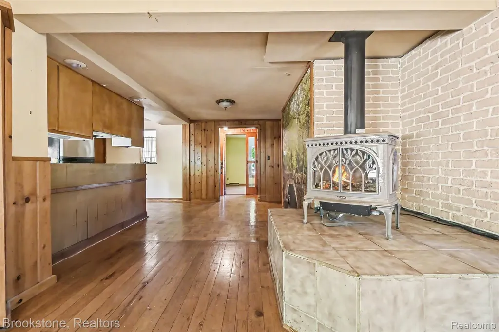 416 E Maple Street Mason City MI 48854