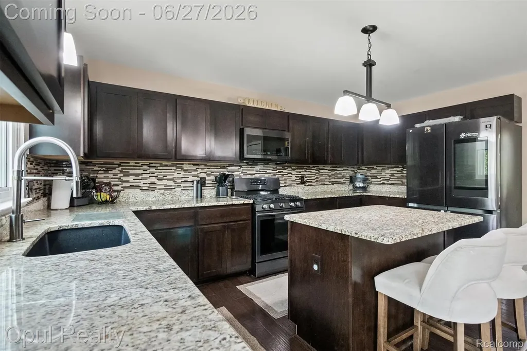24520 Westchester Drive Lyon Charter Township MI 48178