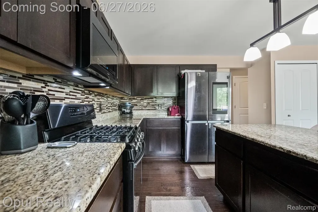 24520 Westchester Drive Lyon Charter Township MI 48178