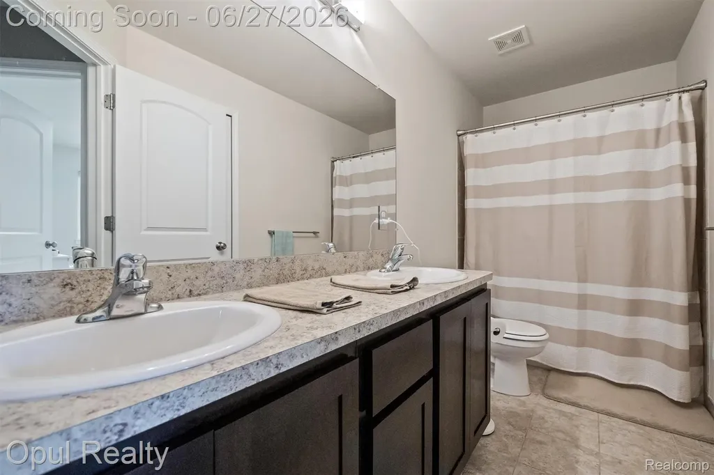 24520 Westchester Drive Lyon Charter Township MI 48178