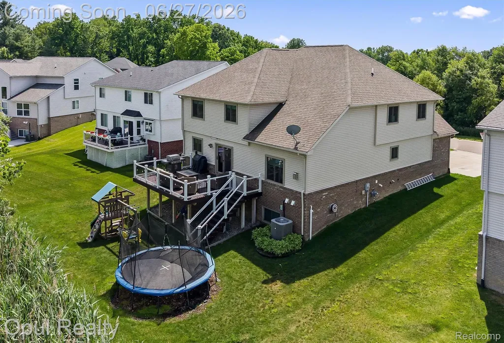 24520 Westchester Drive Lyon Charter Township MI 48178