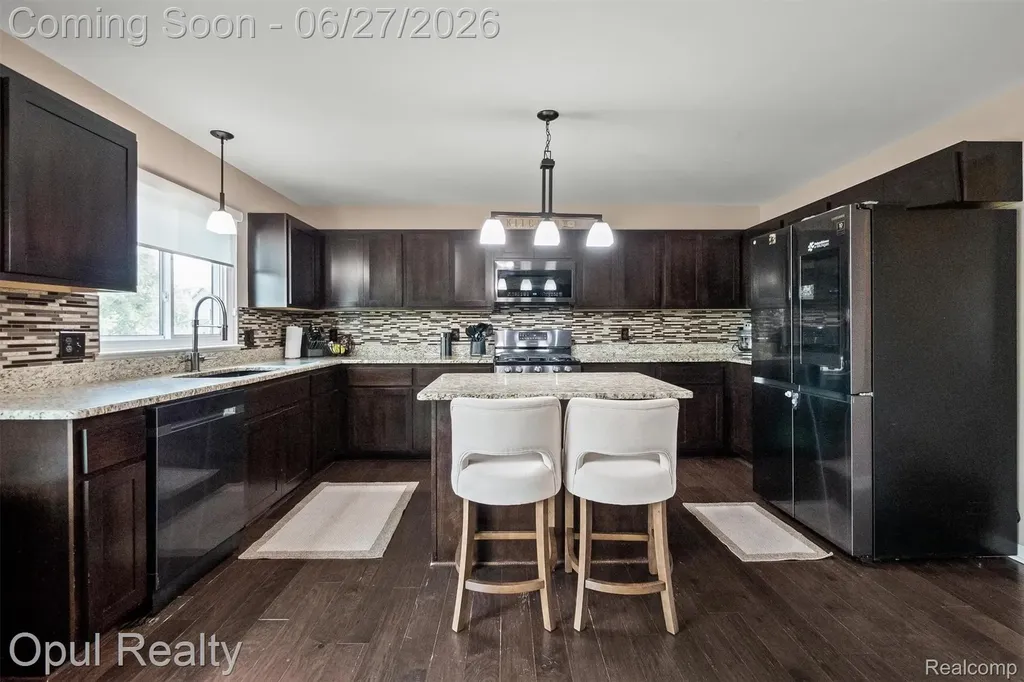 24520 Westchester Drive Lyon Charter Township MI 48178