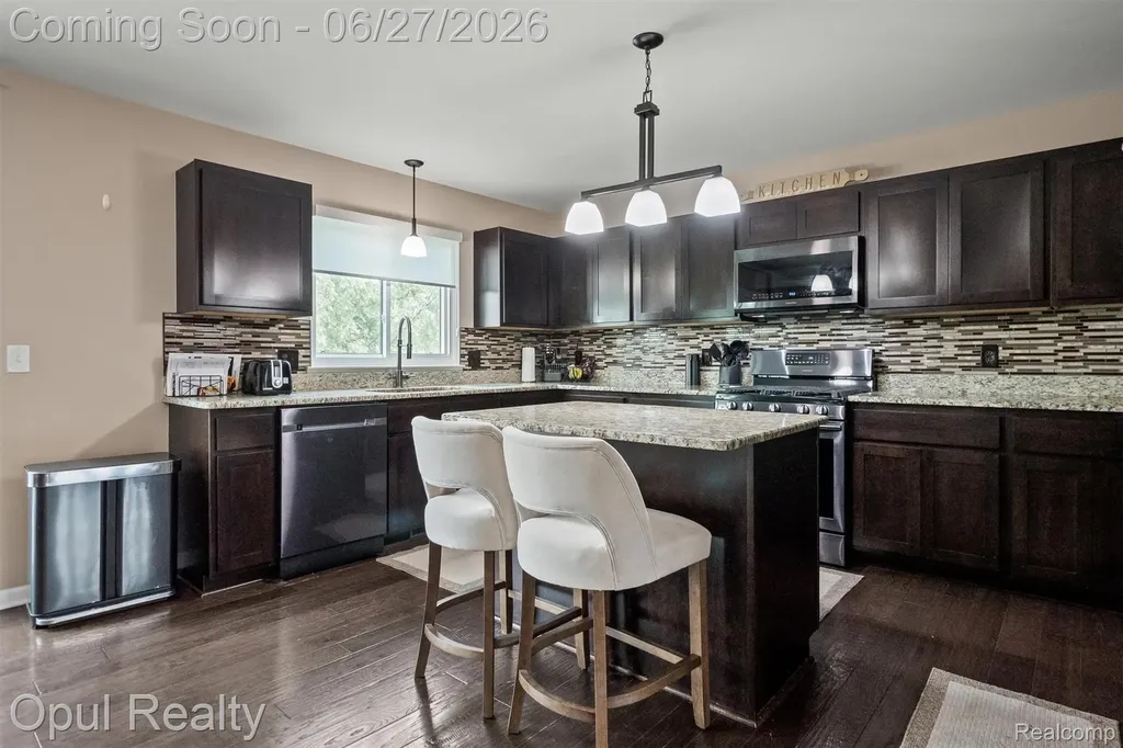 24520 Westchester Drive Lyon Charter Township MI 48178