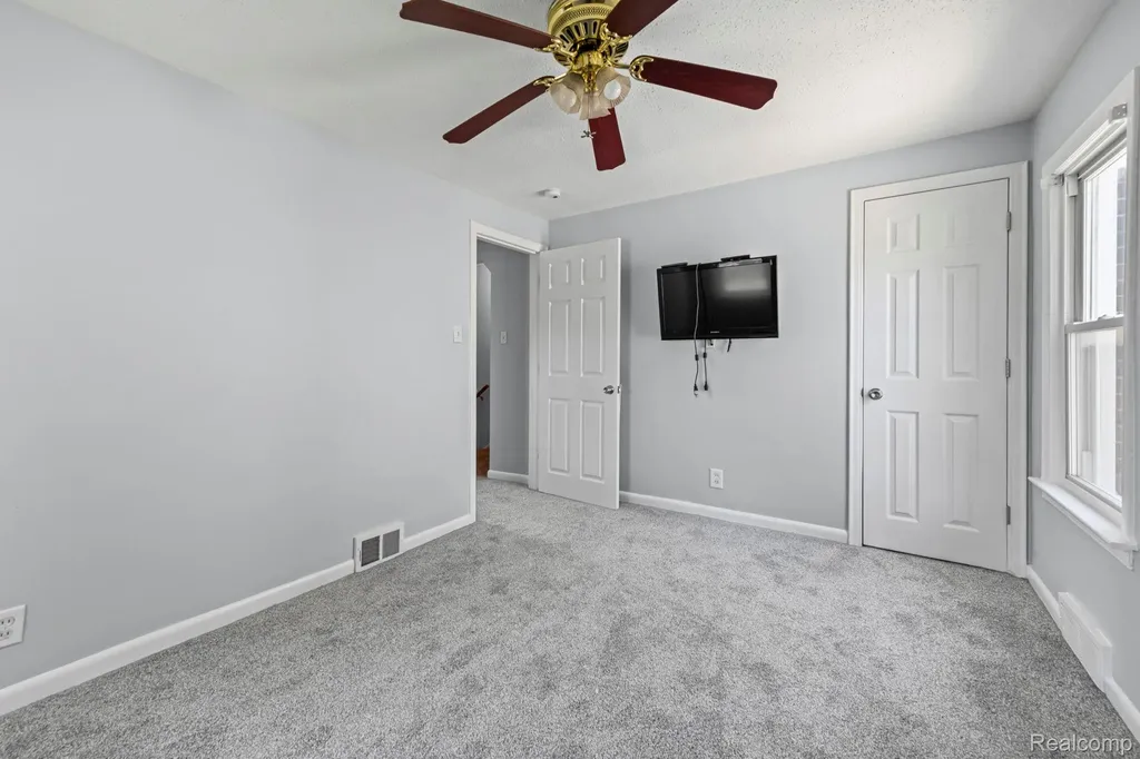 28100 Glenwood Street St. Clair Shores City MI 48081