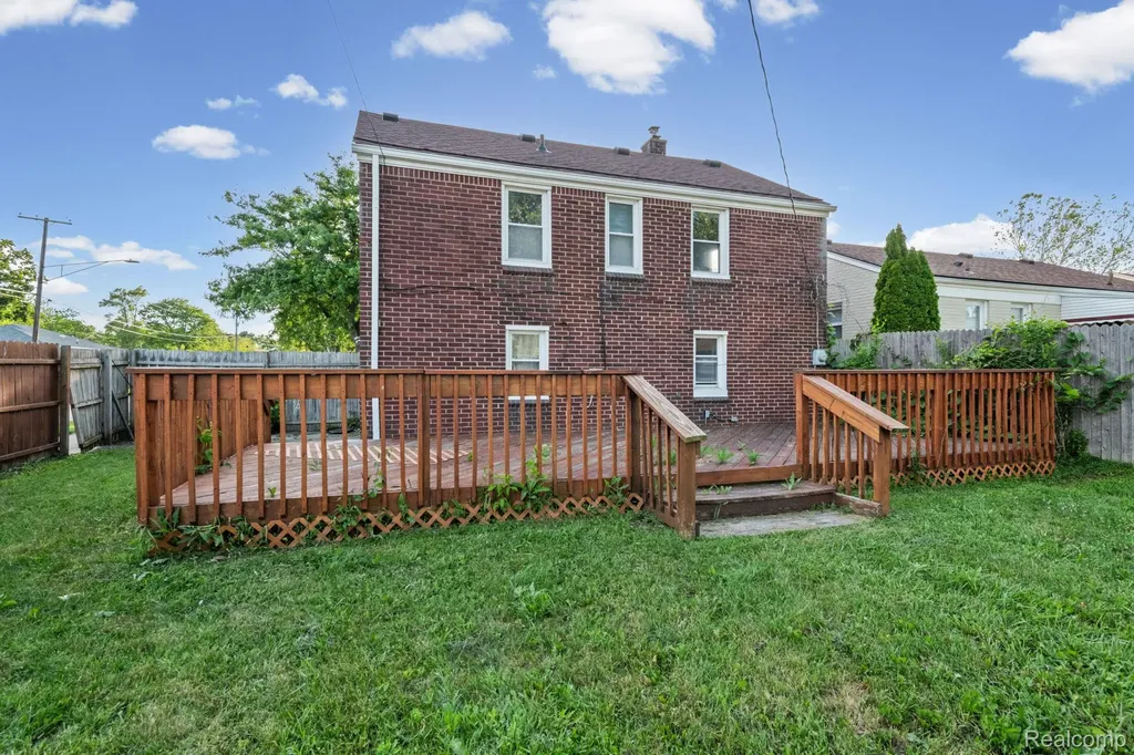 28100 Glenwood Street St. Clair Shores City MI 48081