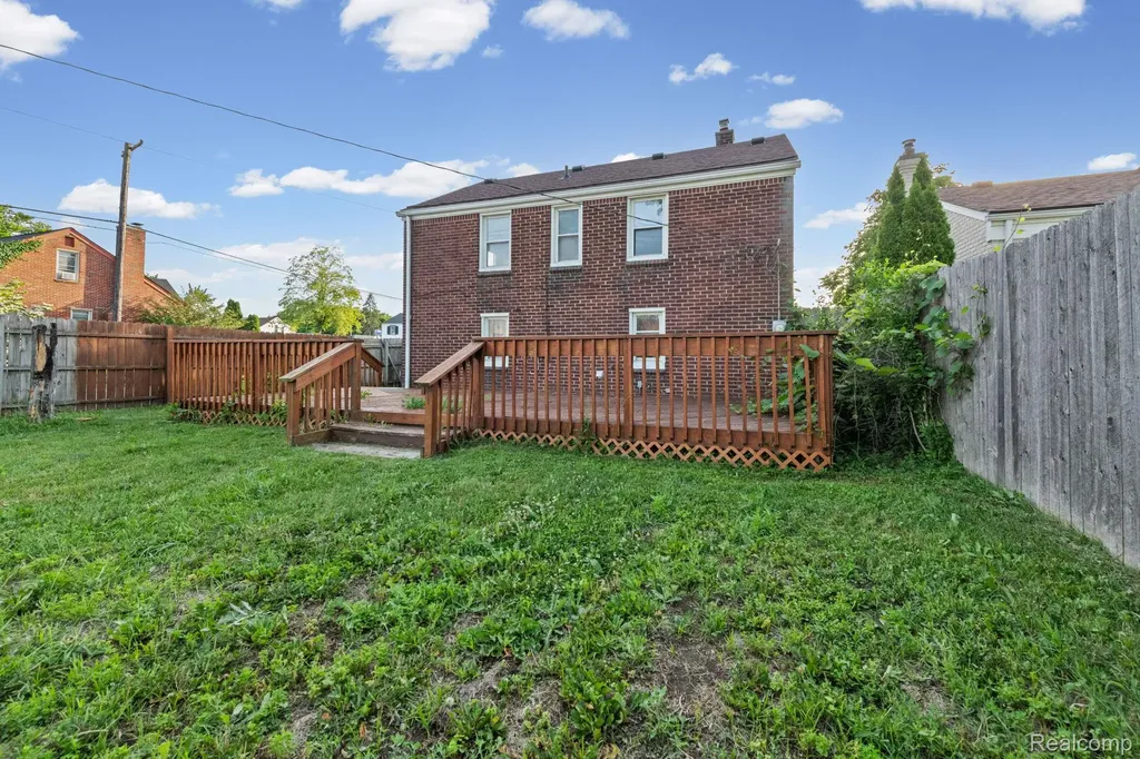 28100 Glenwood Street St. Clair Shores City MI 48081