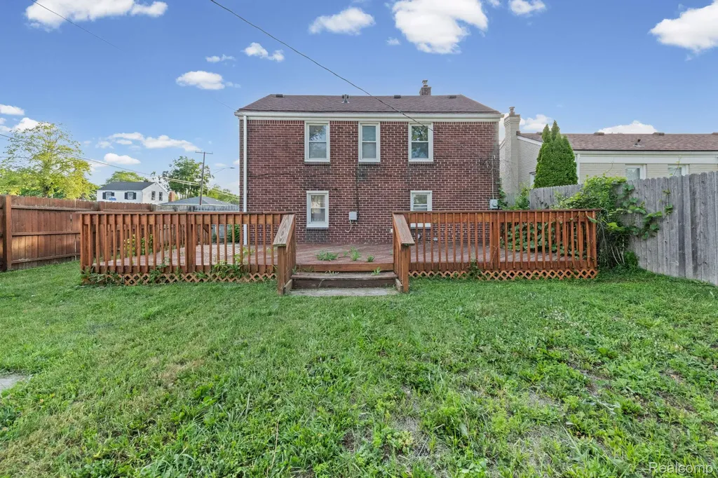 28100 Glenwood Street St. Clair Shores City MI 48081