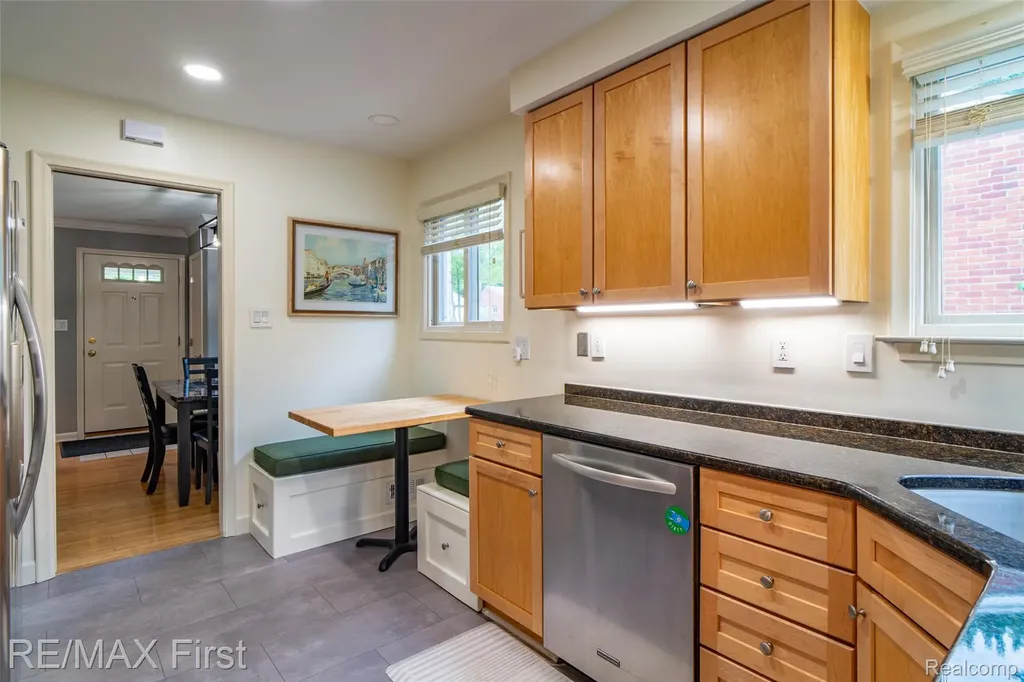 24024 Colchester Drive Farmington City MI 48336
