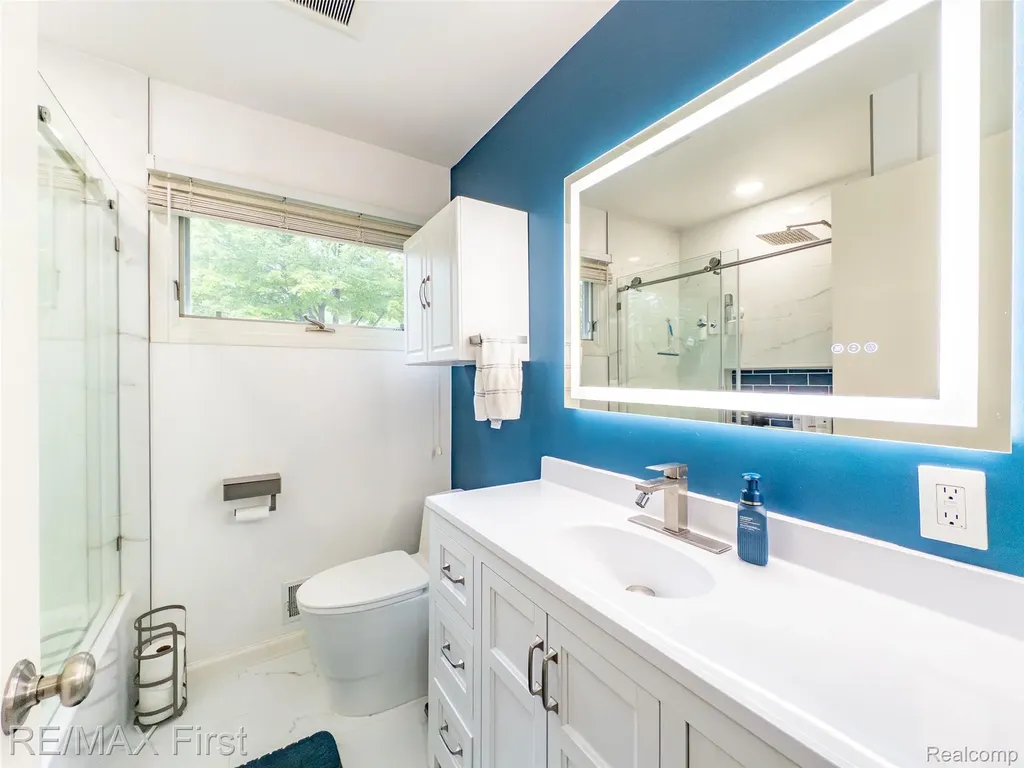 24024 Colchester Drive Farmington City MI 48336