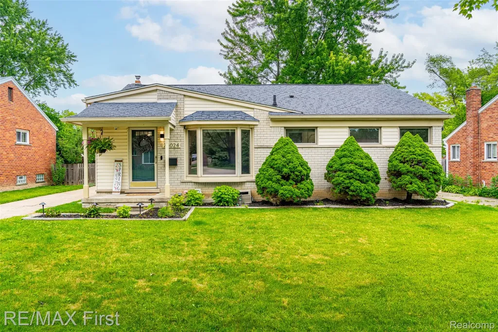 24024 Colchester Drive Farmington City MI 48336
