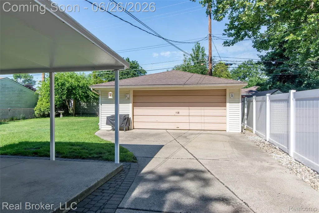 15009 Houghton Street Livonia City MI 48154