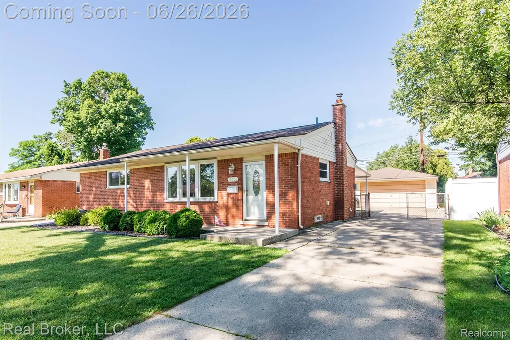 15009 Houghton Street Livonia City MI 48154