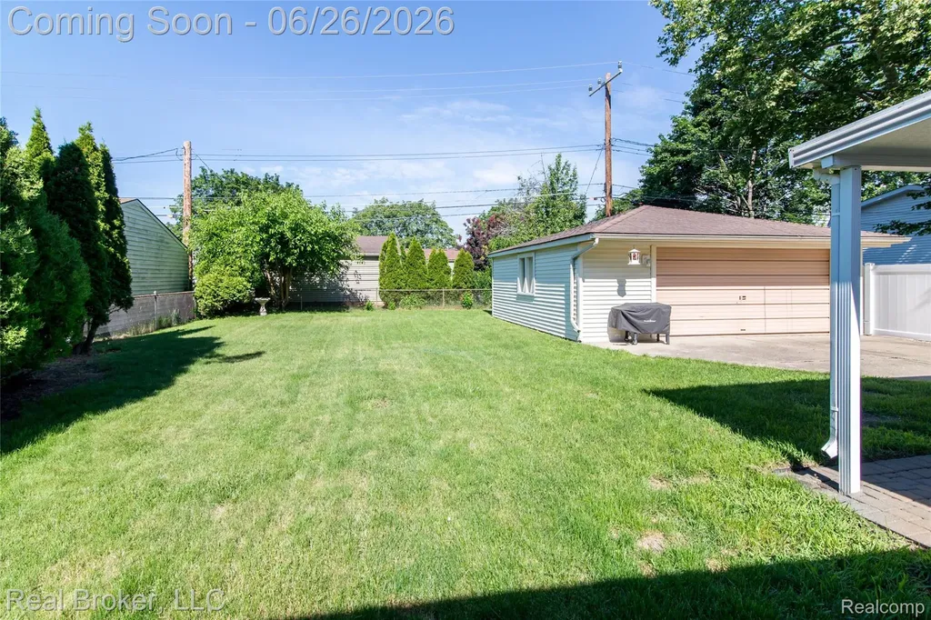 15009 Houghton Street Livonia City MI 48154