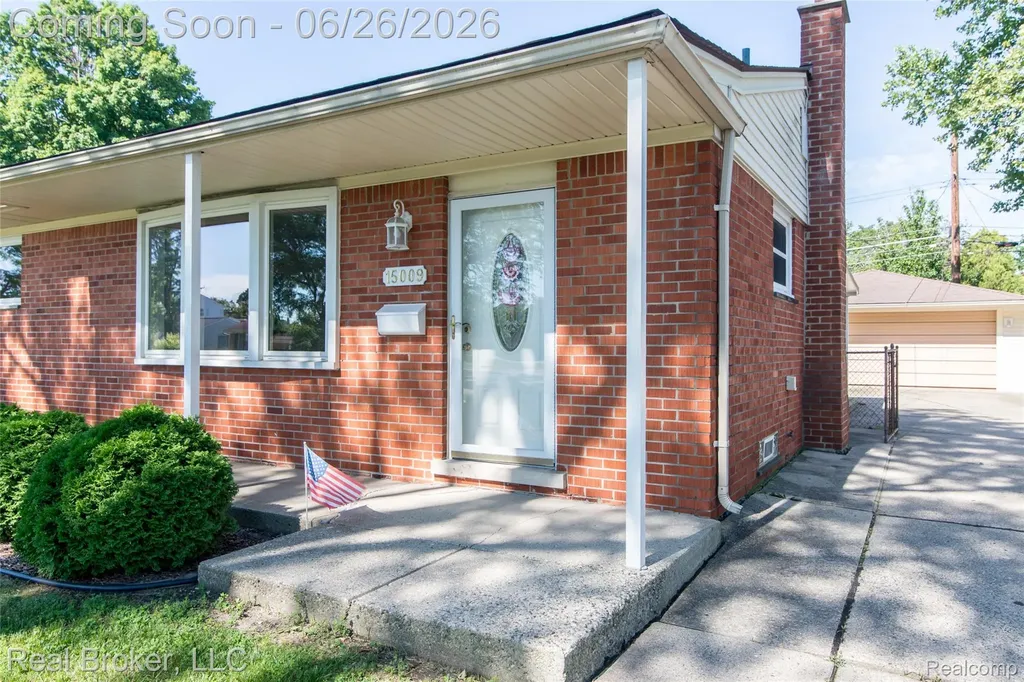 15009 Houghton Street Livonia City MI 48154