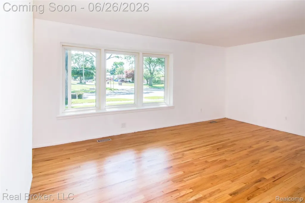 15009 Houghton Street Livonia City MI 48154