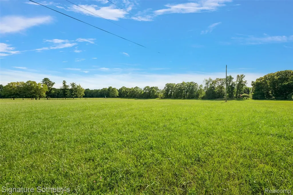 3915 Mcginnis Road Groveland Township MI 48442
